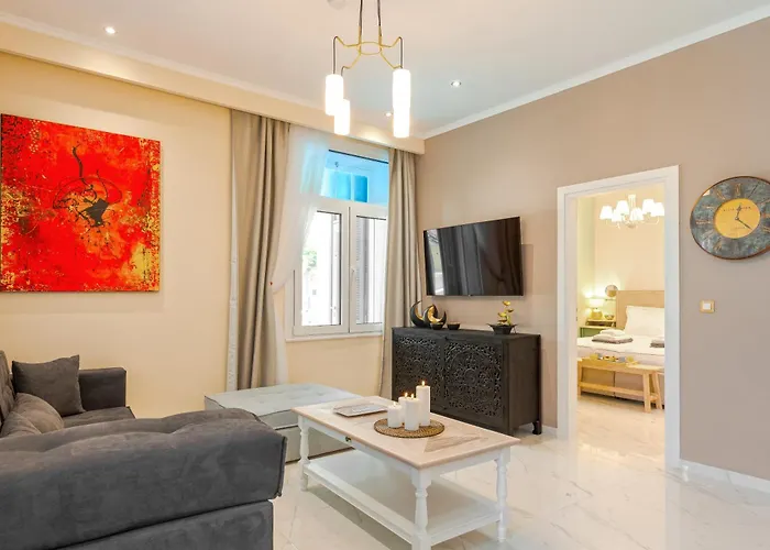 Apartment Themis' Urban