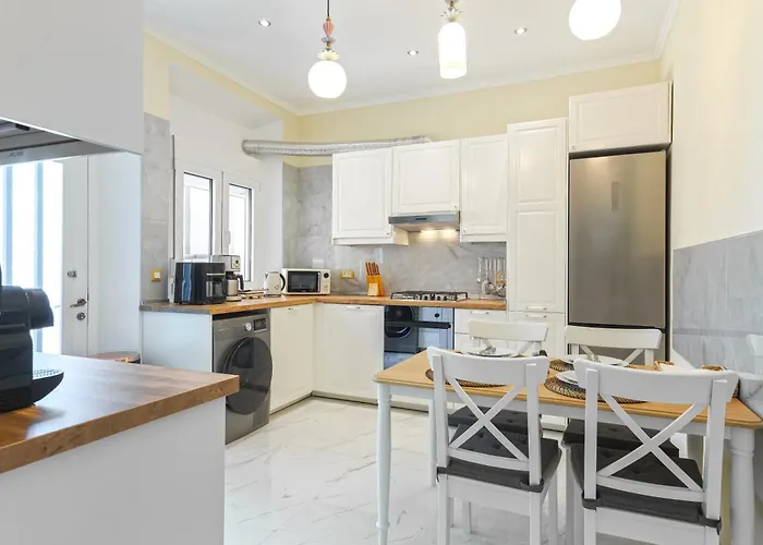 Themis' Urban Apartment Rhodes City