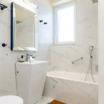 Apartment Themis' Urban