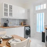 Themis' Urban Apartament